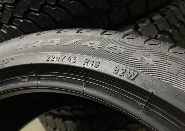 Pirelli Cinturato P7 225/45 R19 92W