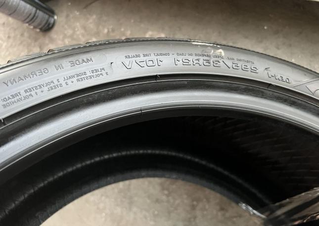 Goodyear UltraGrip Performance Gen-1 295/35 R21