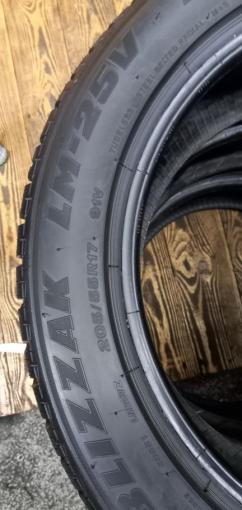 Bridgestone Blizzak LM-25 205/55 R17 91V