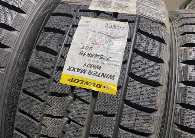 Dunlop Winter Maxx WM01 245/45 R19 98T