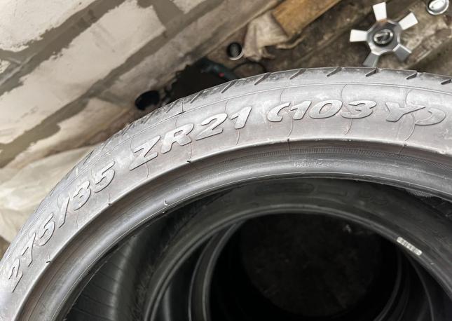 Pirelli P Zero 275/35 R21