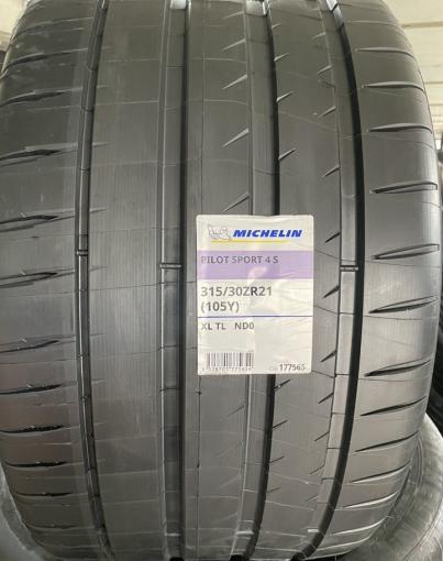 Michelin Pilot Sport 4 275/35 R21 и 315/30 R21 105Y