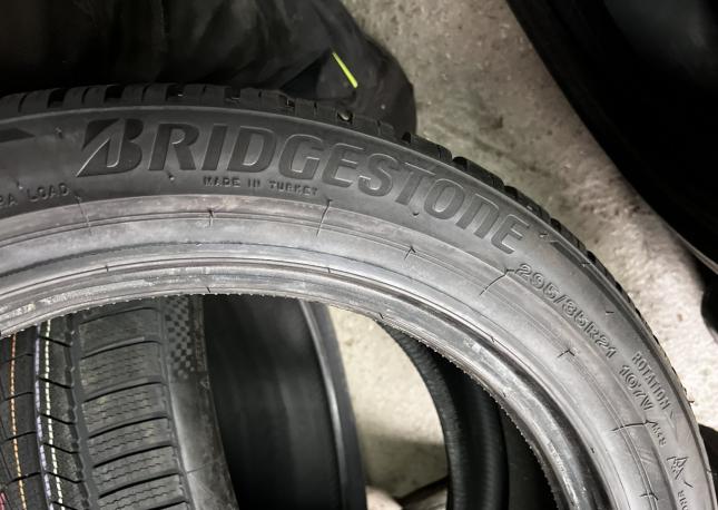 Bridgestone Blizzak LM-005 295/35 R21