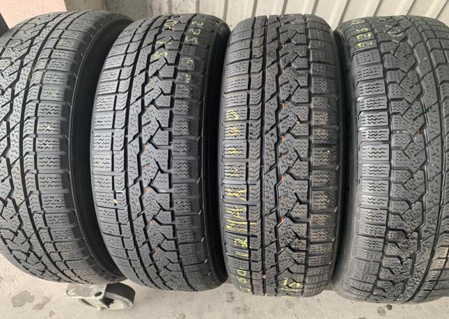 Kumho I&#39;Zen RV Asymmetric 225/60 R17