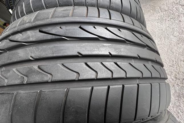 Bridgestone Potenza RE-01R 295/35 R20 и 255/40 R20