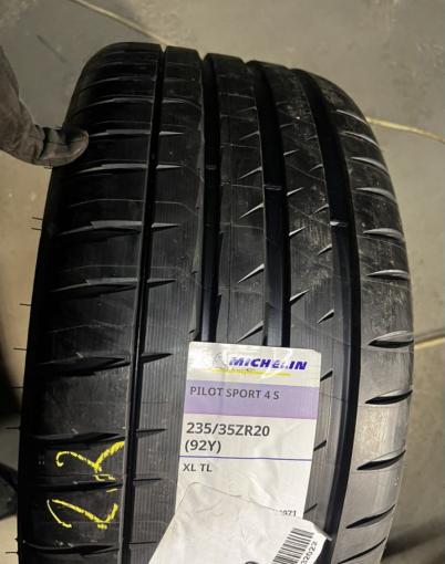 Michelin Pilot Sport 4 S 235/35 R20