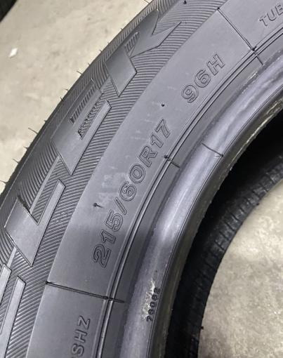 Bridgestone Dueler H/P Sport 215/60 R17