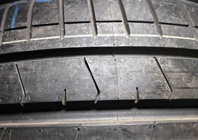 Pirelli P Zero PZ4 275/35 R20