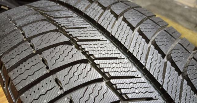 Michelin X-Ice 3 245/45 R18