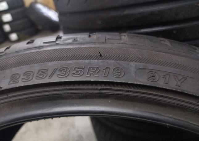 Bridgestone Potenza S001 235/35 R19 91Y