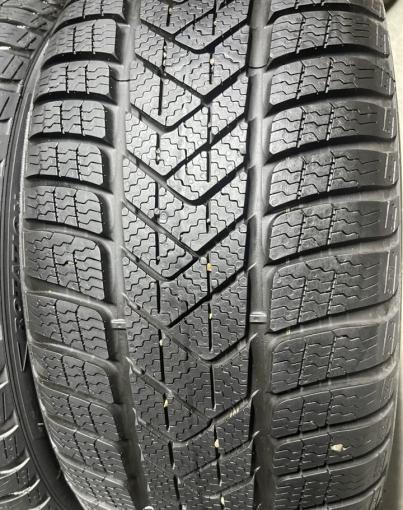 Pirelli Winter Sottozero 3 225/40 R19 93H