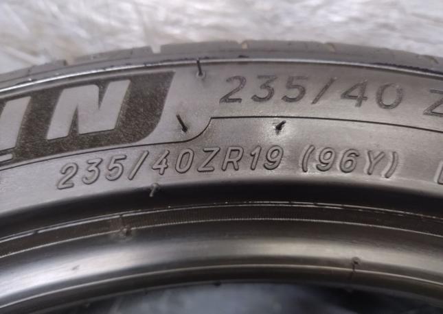 Michelin Pilot Sport 4 S 235/40 R19 96Y