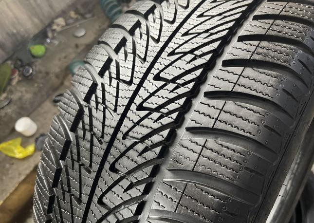 Goodyear UltraGrip 8 Performance 285/45 R20 112V