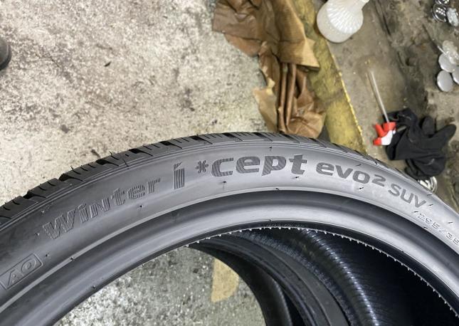 Hankook Winter I&#39;Cept Evo 3 W330 295/35 R23 108W