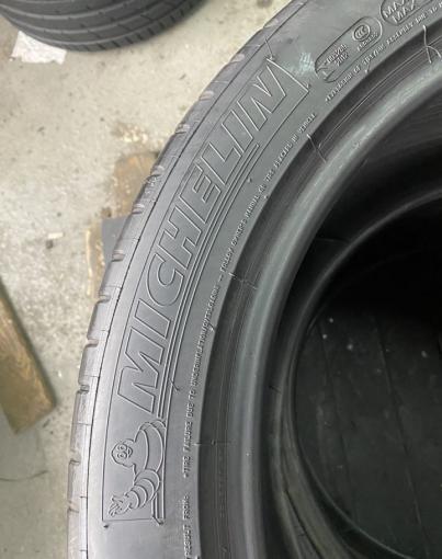 Michelin Pilot Super Sport 285/40 R19