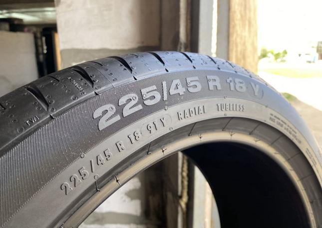 Continental ContiSportContact 5P 225/45 R18 и 255/40 R18 Y