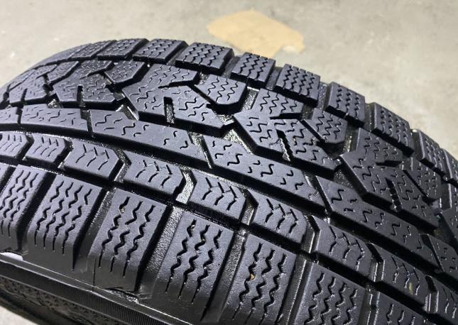 Kumho I&#39;Zen RV KC15 215/60 R17 96H