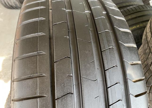 Pirelli P Zero PZ4 245/40 R21 100Y