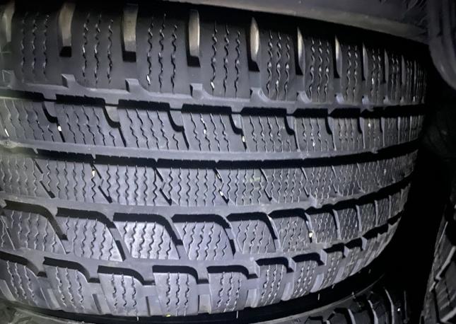 Kumho I&#39;Zen KW27 235/45 R18