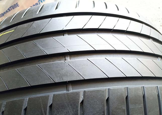 Bridgestone Turanza T005 285/35 R20