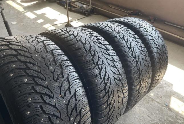 Nokian Tyres Hakkapeliitta 9 SUV 285/40 R21 109T