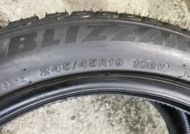 Bridgestone Blizzak LM-32 245/45 R19 102V