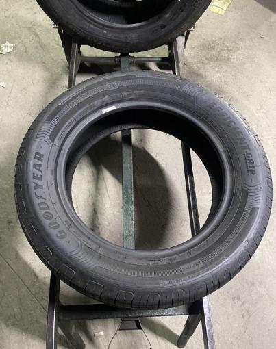 Goodyear EfficientGrip Performance 215/60 R17