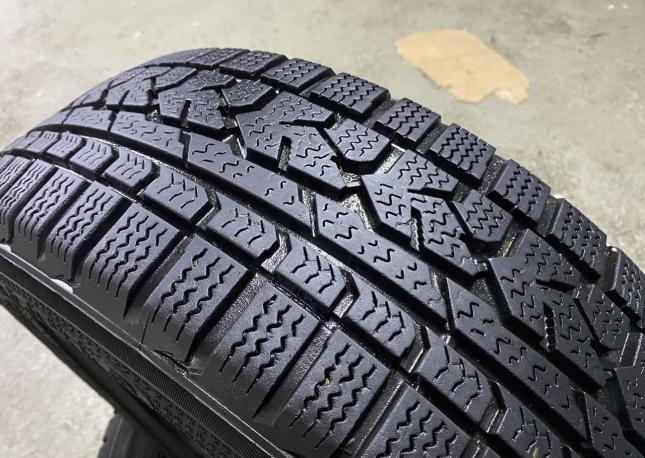 Kumho I&#39;Zen RV KC15 215/60 R17 96H