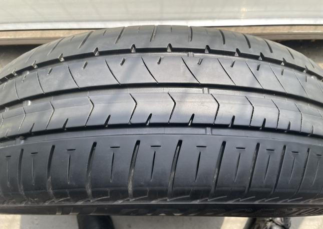 Bridgestone Ecopia NH100 RV 215/60 R17 96H