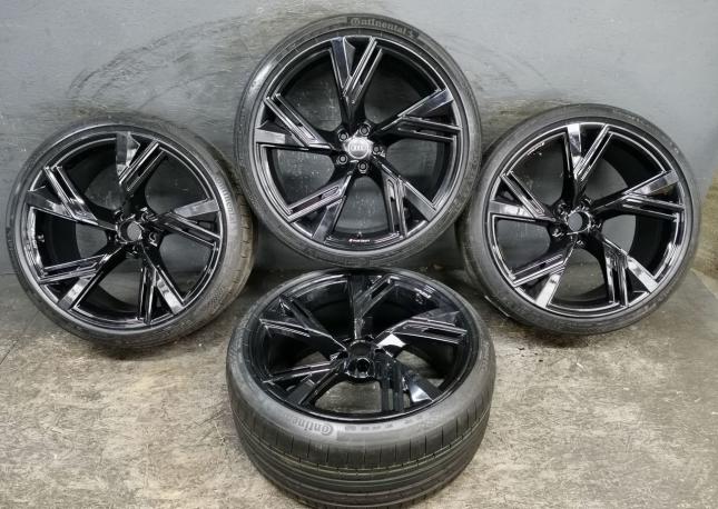 Оригинальные колеса на Audi RS6 C8 / RS7 R22