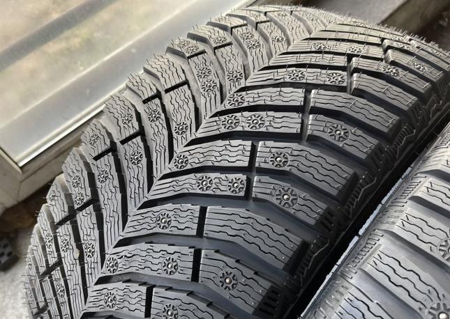 Michelin X-Ice North 4 245/35 R20 95H