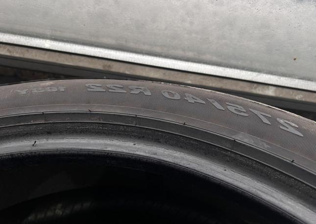 Pirelli P Zero 275/40 R22