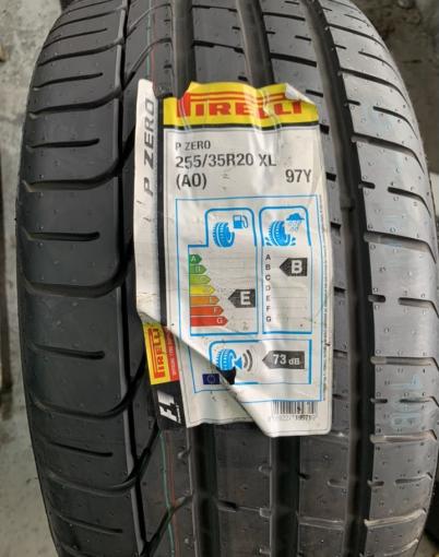 Pirelli P Zero 255/35 R20