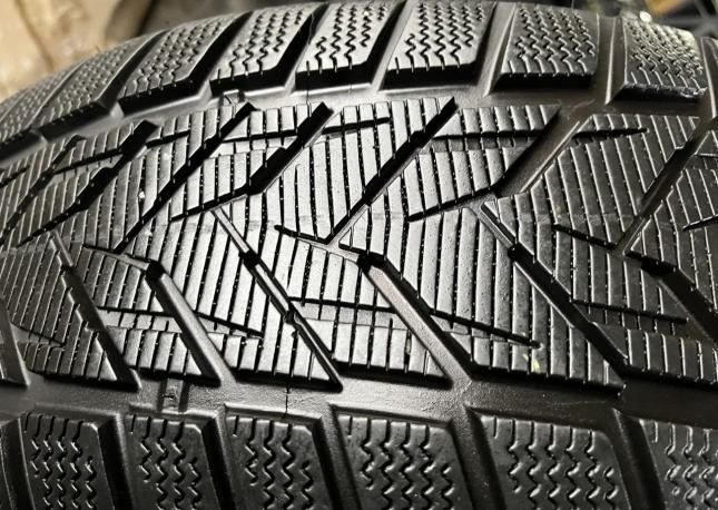 Vredestein Wintrac Xtreme S 235/55 R19