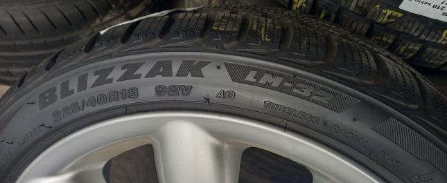 Bridgestone Blizzak LM-32 225/40 R18 92V