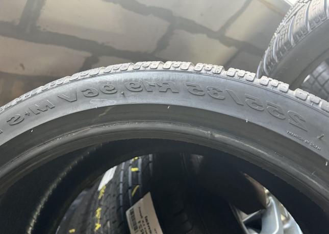 Pirelli Winter Sottozero II 295/30 R19