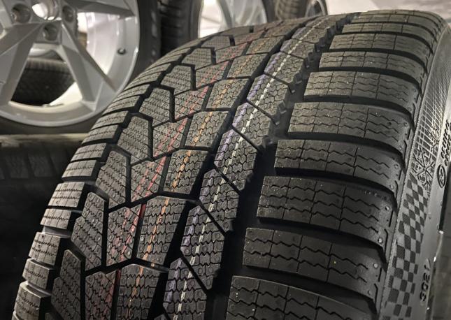 Continental ContiWinterContact TS 860S 285/30 R22 101W