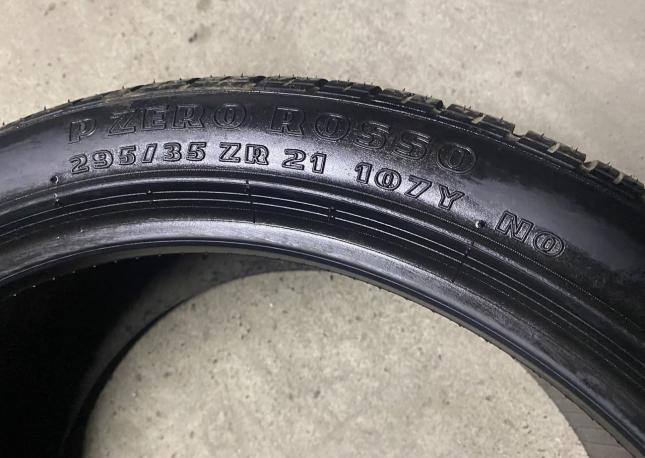 Pirelli P Zero Rosso Asimmetrico 295/35 R21 107Y