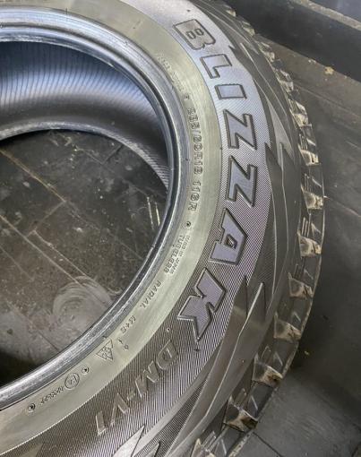 Bridgestone Blizzak DM-V1 285/60 R18