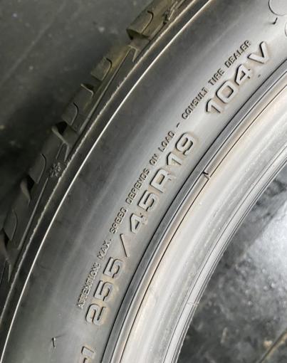 Goodyear UltraGrip Performance 255/45 R19