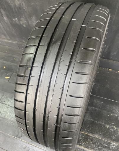 Michelin Pilot Sport 4 245/45 R19