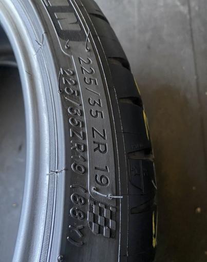 Michelin Pilot Sport 4 S 225/35 R19