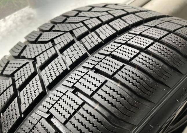 Hankook Winter I&#39;Cept Evo2 W320 285/30 R22