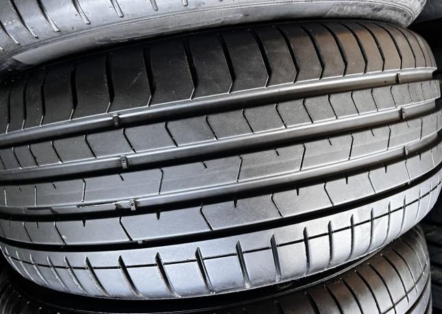 Pirelli P Zero PZ4 245/45 R18