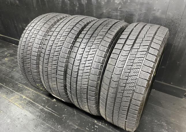 Bridgestone Blizzak VRX2 215/55 R17