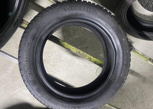 Vredestein SnowTrac 5 185/55 R15