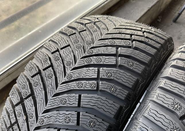 Michelin X-Ice North 4 245/35 R20 95H