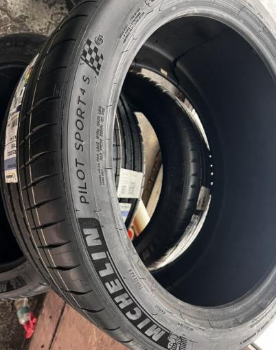 Michelin Pilot Sport 4 SUV 285/40 R23 и 325/35 R23