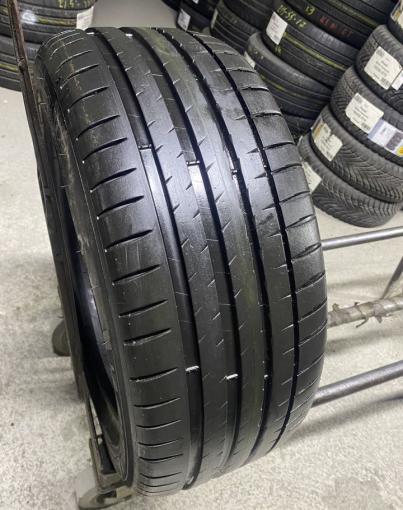 Michelin Pilot Sport PS4 SUV 235/45 R17