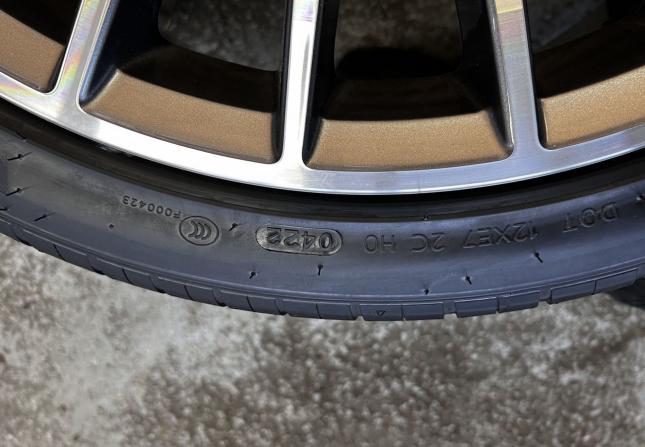 Hankook Ventus S1 Evo 3 K127 285/30 R21 и 255/35 R21